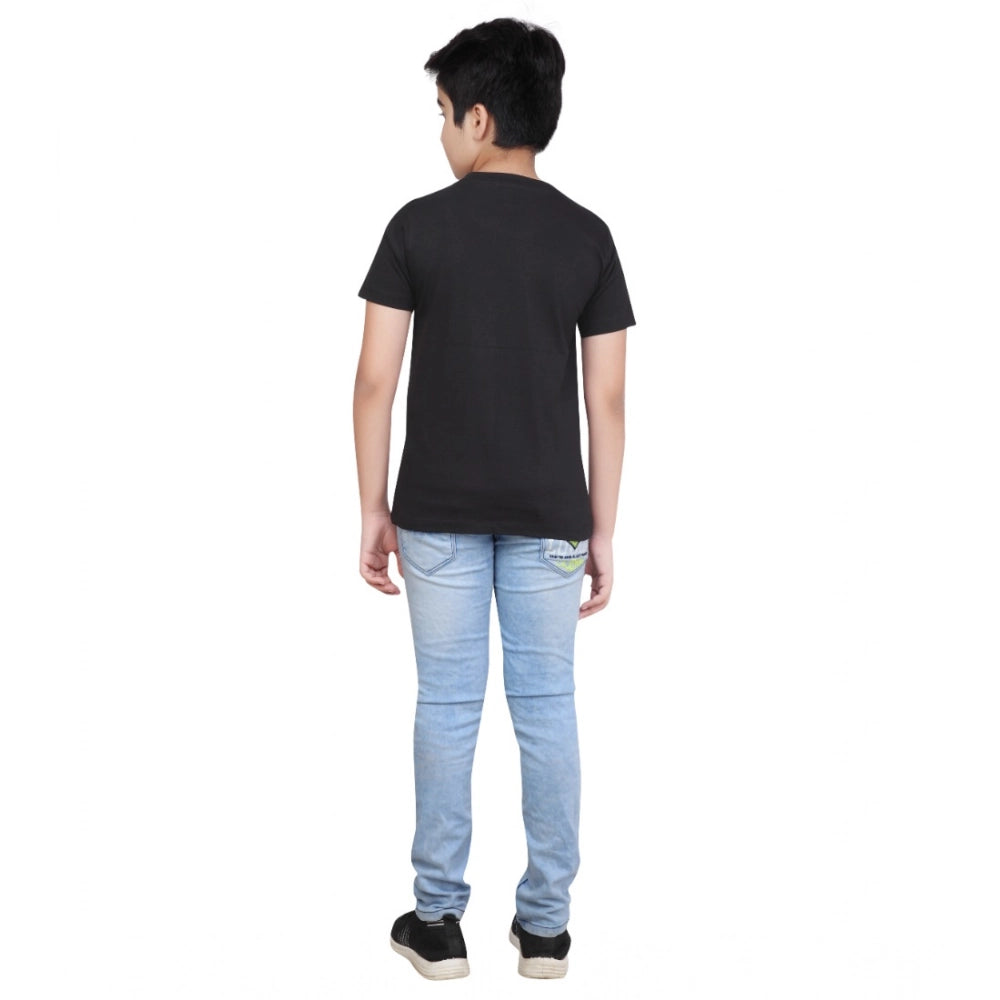 Black cotton graphic print round neck t-shirt for boys with short sleeves, vibrant design details