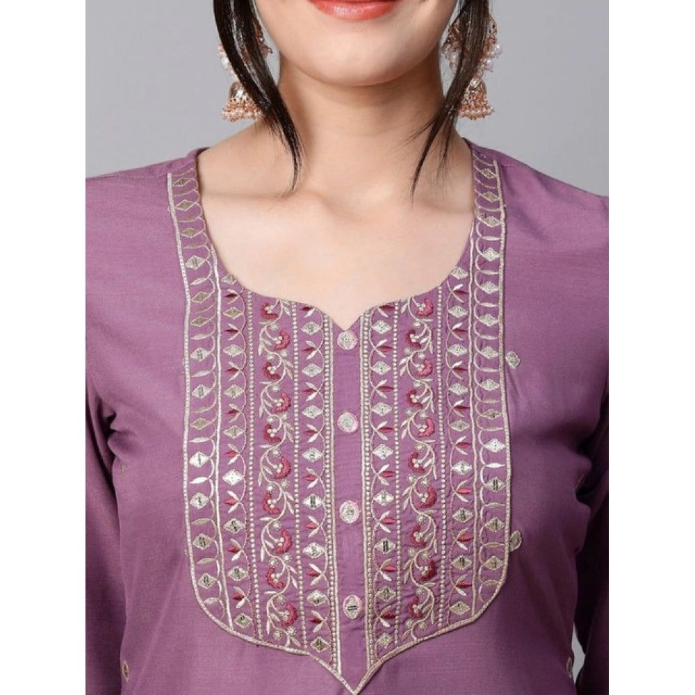 Light purple Tesla silk embroidered kurti & pant dupatta set, intricate floral pattern on U-neck 3/4 sleeve calf length outfit