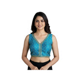 Sky silk blend embroidered V-neck sleeveless blouse, alterable up to size 42