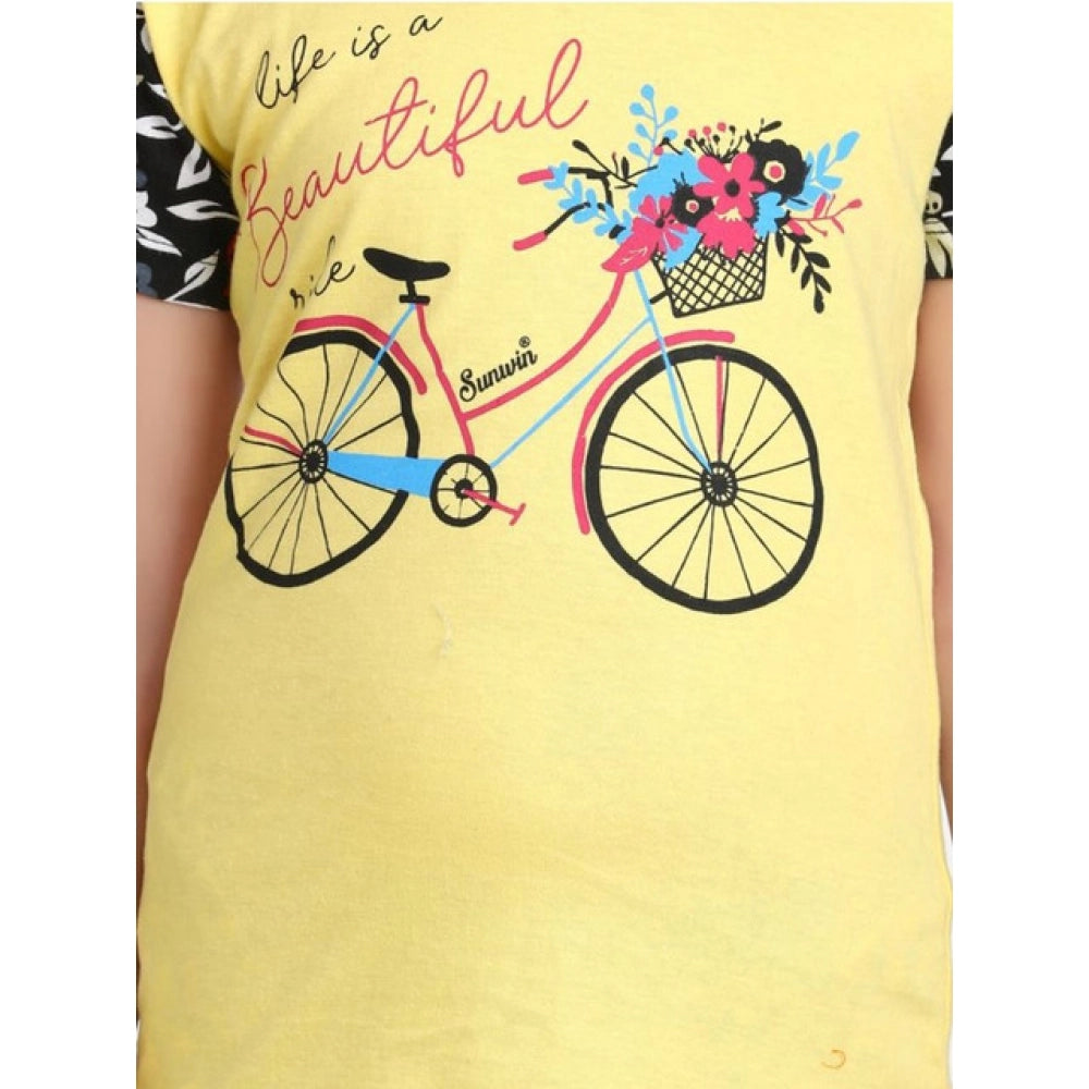 Yellow-Black cotton hosiery girl's night suit set, printed short sleeve round neck on bed or clothing rack