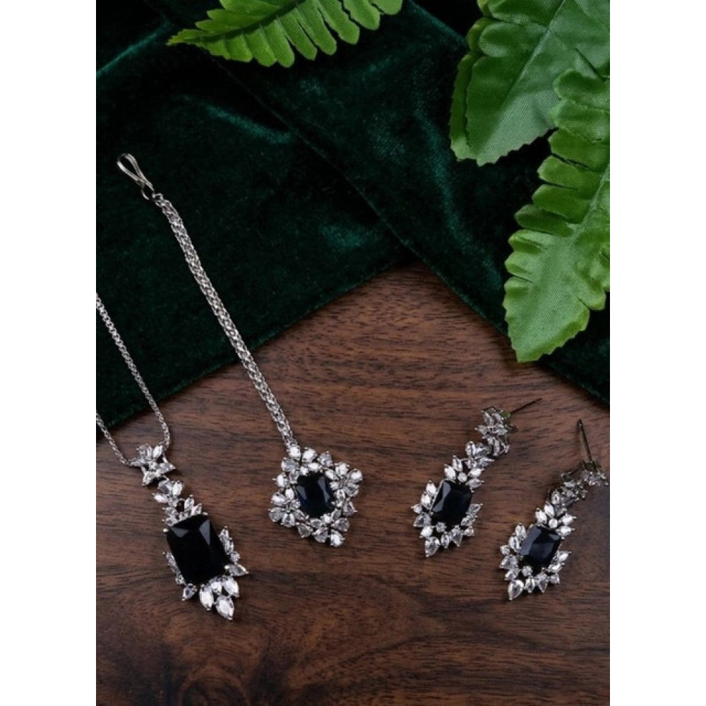 Blue brass silver-plated women's pendant set, elegant accessory on display, no contact with water or chemicals