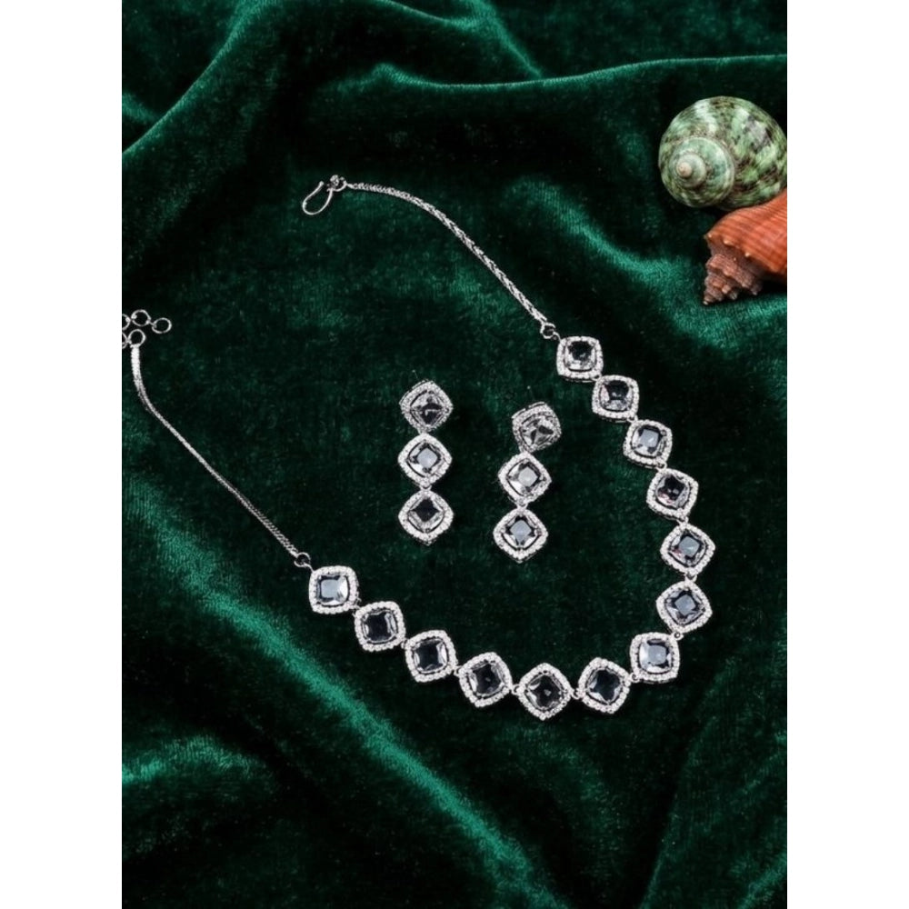 White brass silver plated necklace set, elegant accessory for women's fashion jewelry collection, close-up view