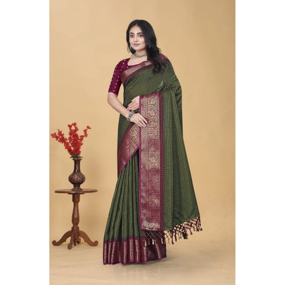 Green cotton blend checkered saree with unstitched blouse (5.5Mtr)