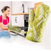 { "alt_text": "Green cotton oven gloves, pack of 2 heat protection kitchen gloves, durable baking accessory" }