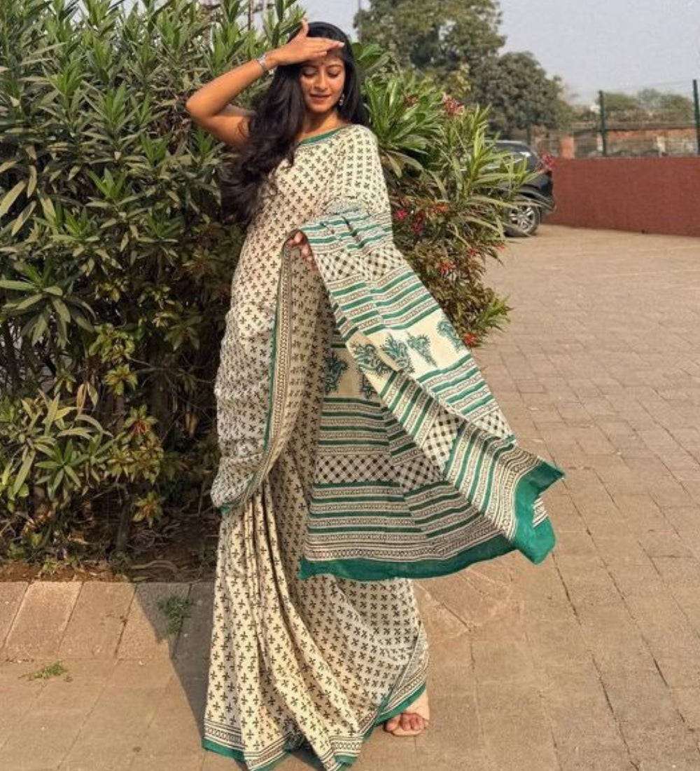 Off white linen printed saree with unstitched blouse piece, 5.5 meters length