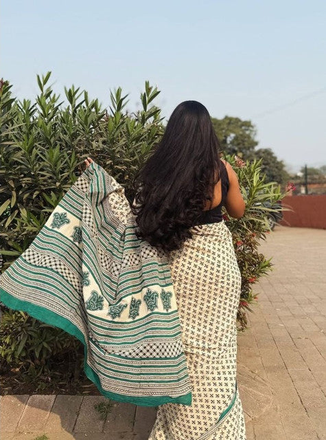 Off white linen printed saree with unstitched blouse piece, 5.5 meters length