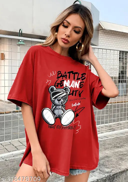 Cotton-blend oversized round neck t-shirt in trendy feminine print, plus sizes available
