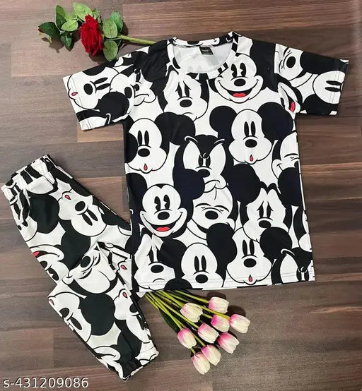 Black printed polycotton women's nightsuit set by Zehra Hassan Enterprise, pack of 2