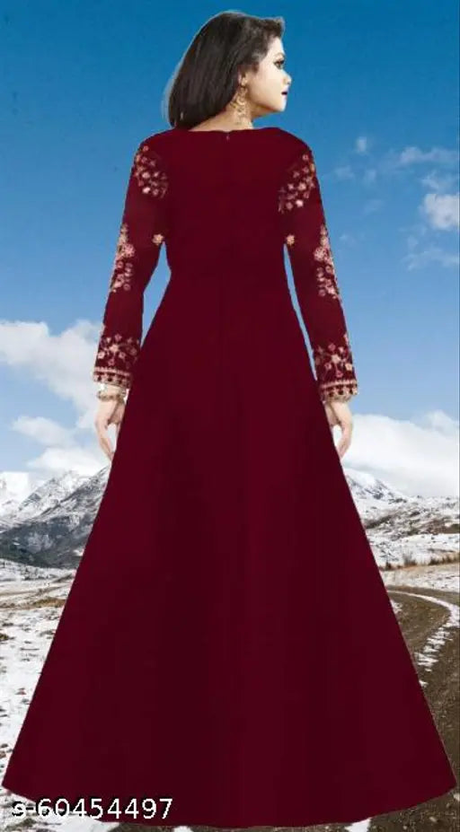 Taffeta silk embroidered refined gown, three-quarter sleeve length, free size (bust 42in, length 57in)