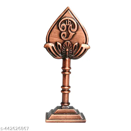 Detailed om Murugan Vel idol, Lord Muruga holding Vel, ideal for car dashboard or home decor, Indian religious art