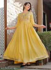 Rayon embroidered Anarkali kurti, three-quarter sleeves, printed combo for women's fashion, L (bust size 40in), India