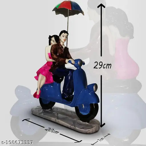 Hand-crafted polyresin Valentine Love Couple Statue, intricately designed, 20cmL x 7cmB x 29cmH, perfect for home decor, anniversaries, or gifting