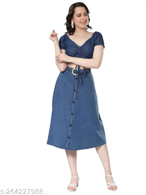 Short-sleeved PUFF SLEEVES gathered denim blouson top in solid style, India-made, V neckline with elastic back