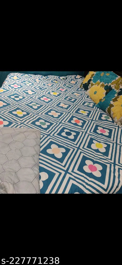 Blue & White Glace Cotton Double Bed Comforter, 100cm x 100cm reversible