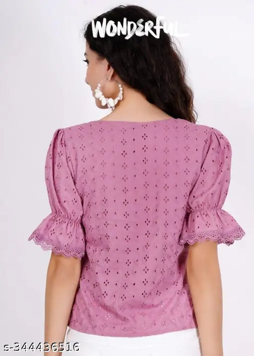 Trendy cotton short-sleeve top, self-design net pattern. S-40in available, stylish and comfortable wardrobe essential