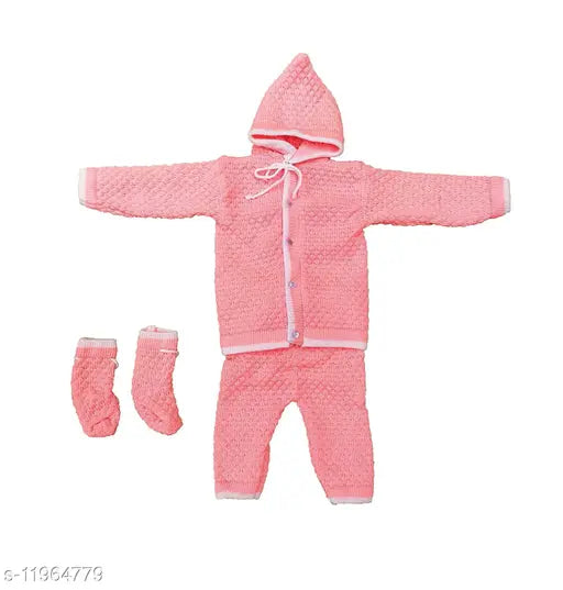 Wool sweater set for boys, agile and stylish, single piece in various sizes from 0-3 months to 9-12 months. Made in India