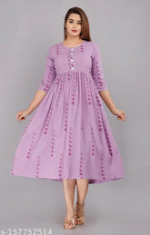 Rayon printed combo Aishani refined kurtis, three-quarter sleeves, Indian origin