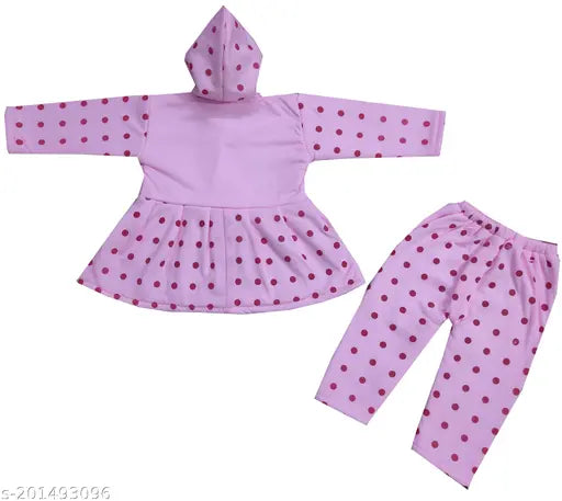 Wool winter hoody t-shirt & pyjama set for baby girls. Printed design, long sleeves, open front, sizes: 0-3M, 6-9M, 9-12M, 12-18M, 18-24M. Origin: India