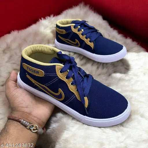 Blue mesh boys' casual shoes, lightweight, washable, partywear. Lace-up detail for daily wear" (108 characters)