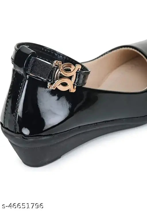 Patent leather women's flat bellies or ballerina loafers, trendy and comfortable design in various sizes (IND-3 to IND-8), from India