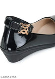 Patent leather women's flat bellies or ballerina loafers, trendy and comfortable design in various sizes (IND-3 to IND-8), from India