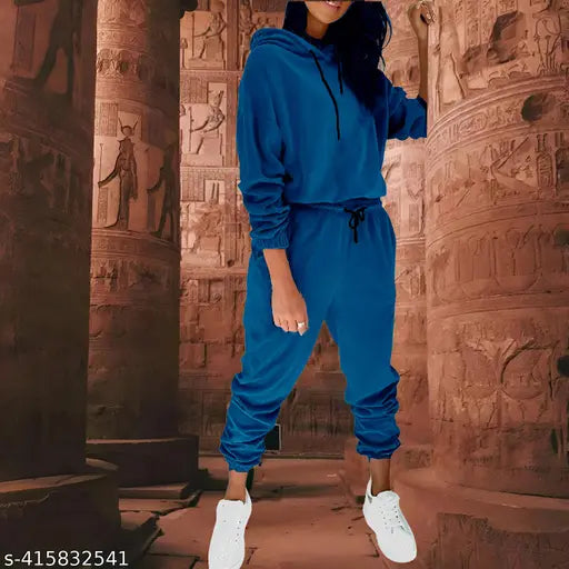 Luxurious velvet pajama set for women - cozy hoodie and pants, perfect winterwear