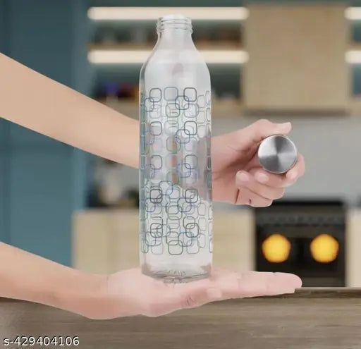 White leak-proof glass water bottle 800ml for smoothies & beverages, ideal for fridge storage