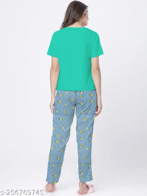 Cotton blend printed nightgown and matching short-sleeved pyjama for ladies, Pack of 1 (India)