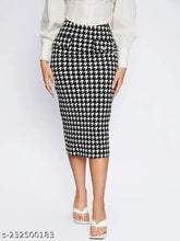 Vibrant print polyester bodycon skirt for women, soft fabric and easy-fit comfort - daily wear, size 26