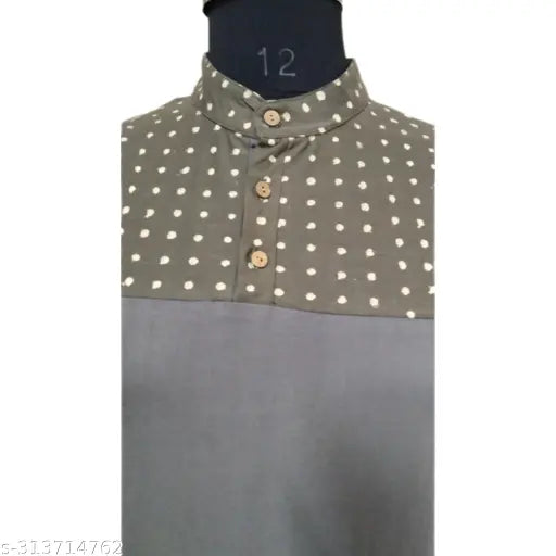 Short-sleeve cotton colorblocked T-shirt, size M, 7" sleeve length