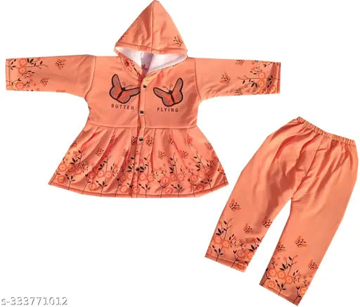 Soft, wool winter hoody sweatshirt & pyjama for girls. Comfortable and high-quality base fabric for baby skin, perfect for the winter season. Available in sizes: 0-3M, 3-6M, 6-12M, 12-18M, 18-24M. Made in India