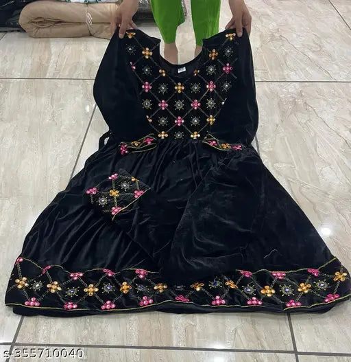 Velvet embroidered Anarkali kurti and pant set, black, elegant winter collection, premium quality velvet for party wear, India