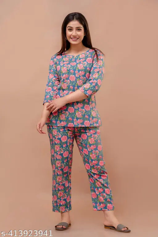 Blue flower print cotton pyjamas with three-quarter sleeves, featuring high-quality fabric
