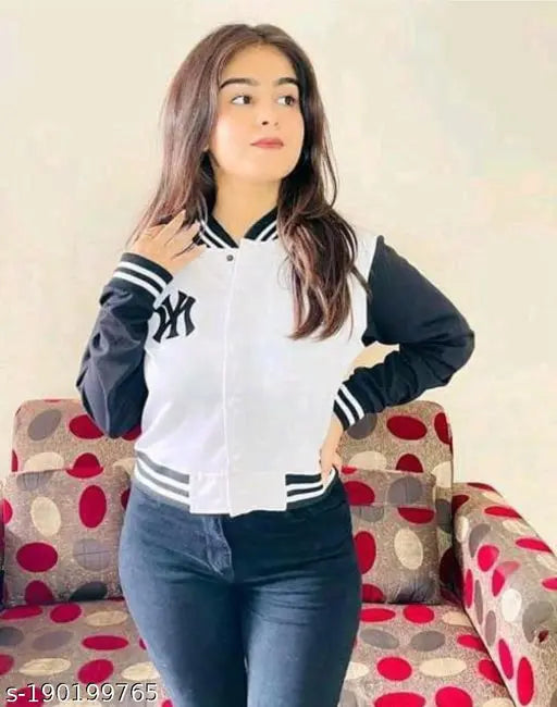 White fleece colorblocked NY Jacket, long sleeves, casual streetwear