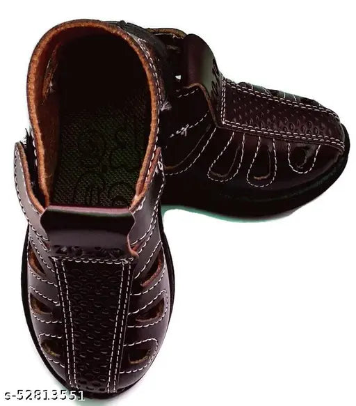 Synthetic leather closed toe sandals for kids by Armani, featuring Avengers pattern and buckle fastening, ideal for boys ages 3-5 years