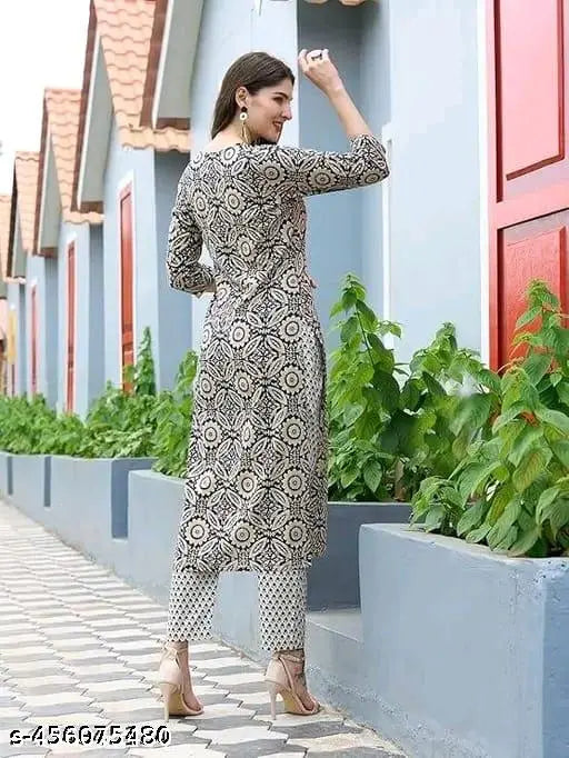 Floral printed cotton kurta set with trousers, three-quarter sleeves, women's designer combo, available in sizes XS to XXL
