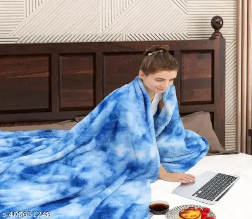 White 3D printed polyester AC blanket, ideal for double bed, made in India (GKM Double Bed AC Blanket)