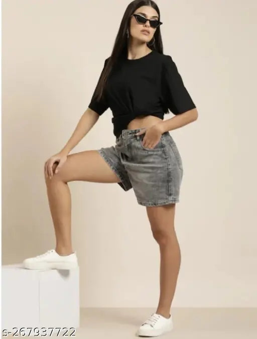 Yellow oversize cotton blend t-shirt, solid net pattern, three-quarter sleeves, size S for a bust of 40 inches and length of 26 inches