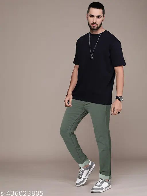 Relaxed green denim jeans for men by Rigbone, perfect for everyday wear with a solid pattern in sizes 30-48 (31/42/36)