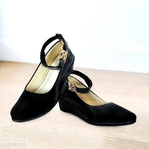 Synthetic black women's bellies, slip-on Dutch heel shoes with belt, available in sizes IND-3 to IND-9 (India origin)