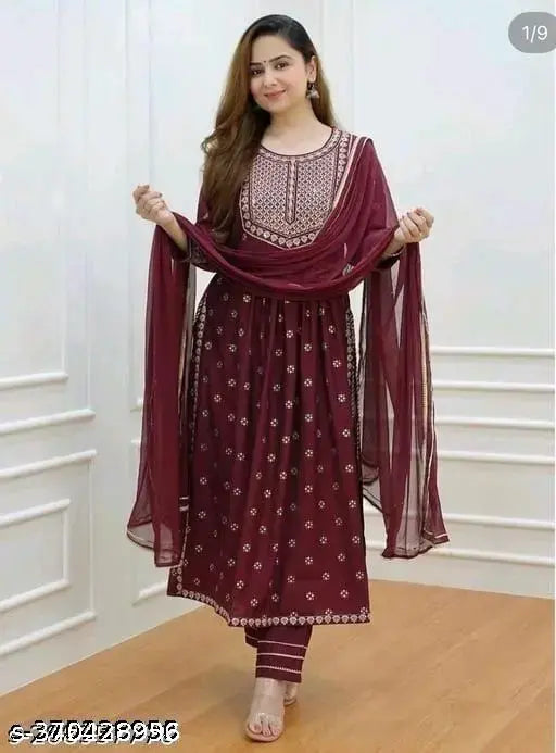 Maroon Chanderi Silk three-quarter sleeve Dibbi, Zari woven with intricate detail, India-made fashion piece for women (M: B38 L40 XL42 XXL44)