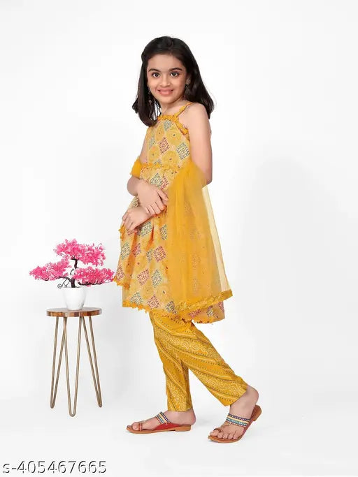 Cotton girls top bottom set with duppatta, sleeveless, printed pattern. Checked net Indian fashion for kids (4-5Y, 6-7Y, 8-9Y, 10-11Y, 12-13Y)