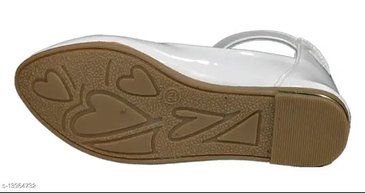 Synthetic leather white bellies, Indian-made toddler shoes for various ages, solid pattern with Velcro fastening