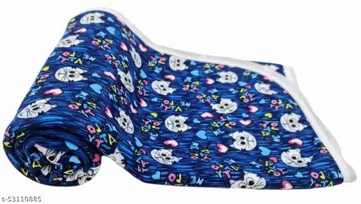 Fleece hooded baby blanket pack (1), soft polar fleece for newborns, ideal for AC rooms, cartoon print
