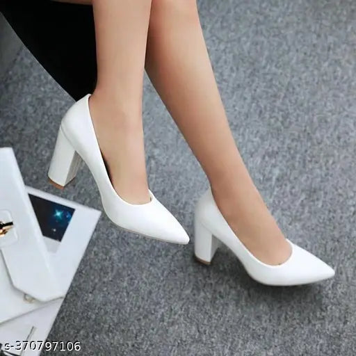 Synthetic Graceful Grounds pumps, solid pattern footwear in various sizes (IND-2 to IND-8), Indian origin