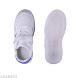 Kids unisex LED shoes with Angry Birds pattern, synthetic sole and buckle fastening. Ideal for boys and girls aged 18 months to 5 years