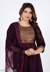 Rayon kurti and dupatta, solid-patterned Indian ethnic wear with three-quarter sleeves