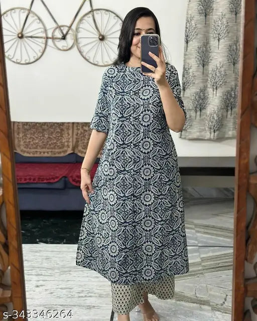 Viscose rayon printed kurta with palazzos, Indian women's ethnic wear featuring three-quarter sleeves