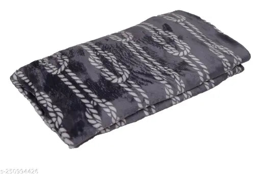 Lightweight grey fur microfiber AC blanket, ideal for cooling rooms with 3D printed design and chain detail