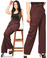 Women's premium cotton wide-leg cargo trousers with insert pocket, relaxed fit and four pockets. Solid navy blue color